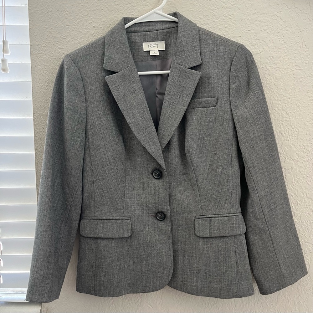 LOFT size 0 professional gray blazer with shoulder pads
